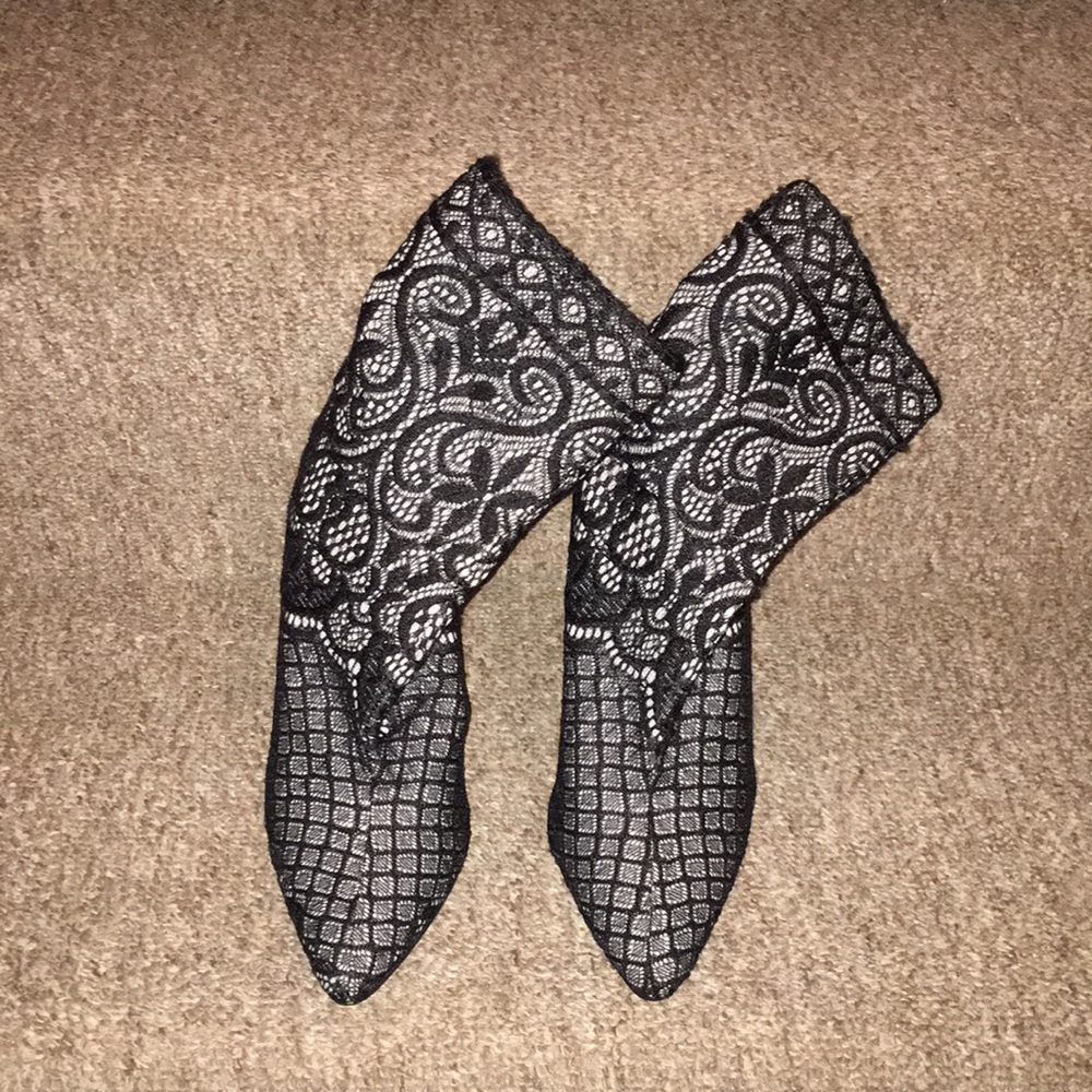 ♠️NWT Steve Madden Lace Stiletto Bootie